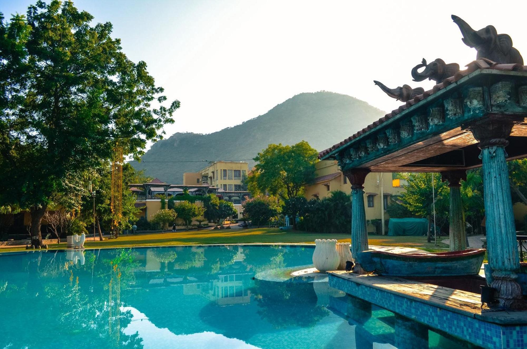 The Royal Retreat Resort & Spa Udaipur Luaran gambar