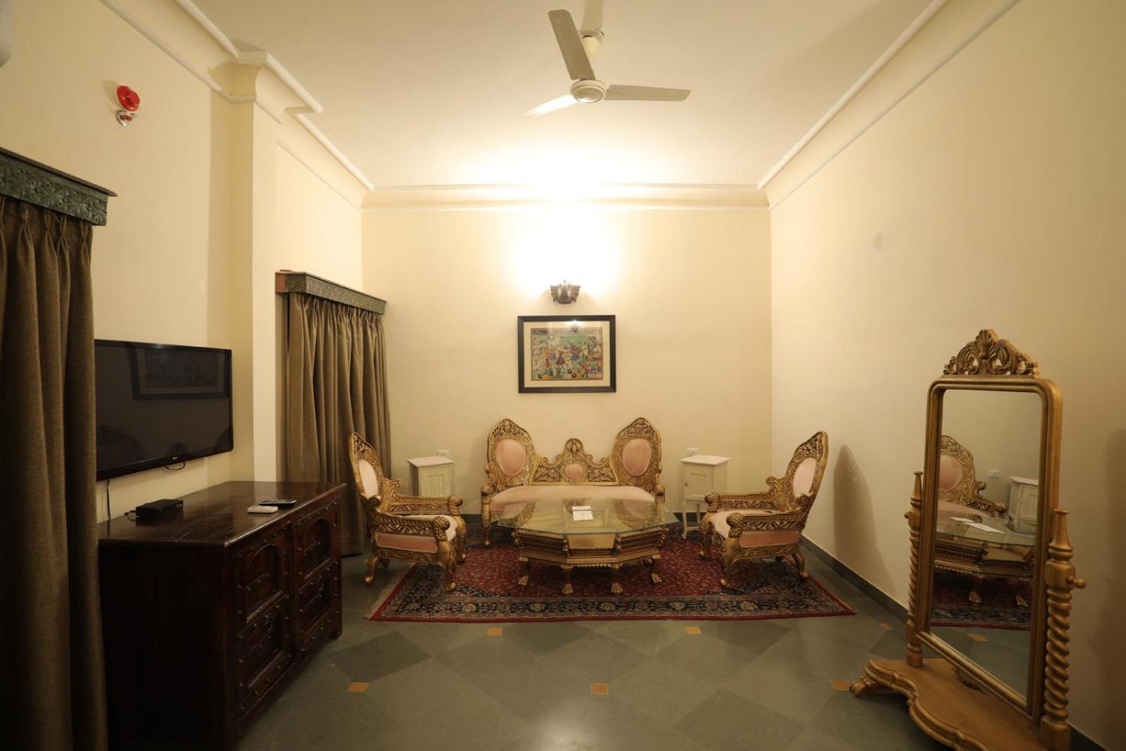 The Royal Retreat Resort & Spa Udaipur Luaran gambar